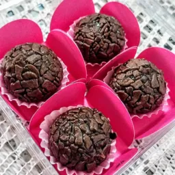 Brigadeiros artesanais🤎