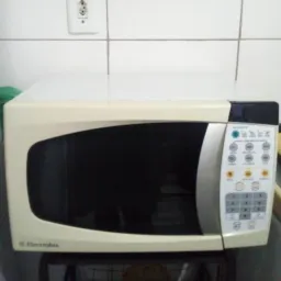 Compras e vendas bota fora