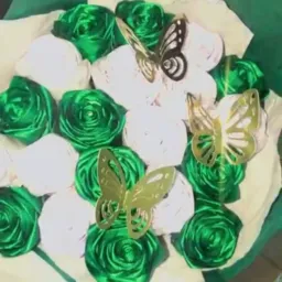 Venda de Buquê de borboletas e de rosas de cetim