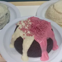 Fabíola Moreira.Venda de comidas