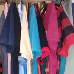 Roupa novas e usadas
