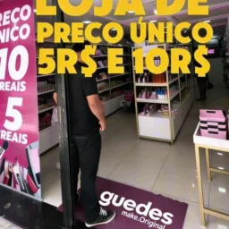 Loja de maquiagem e acessórios de 5 há 10 reais.