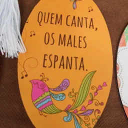 Quem canta, os males espanta