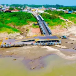 ALVARÃES É A NOSSA TERRA A PRINCESINHA DO RIO SOLIMÕES