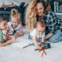 Pais e babás casa nova👩👧👧